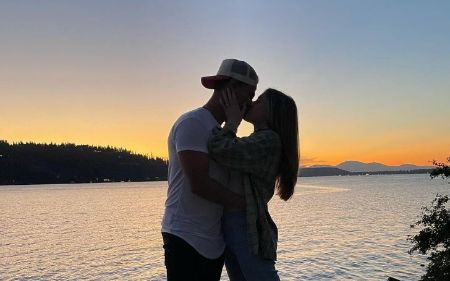 Taylor Lautner dated Selena Gomez.